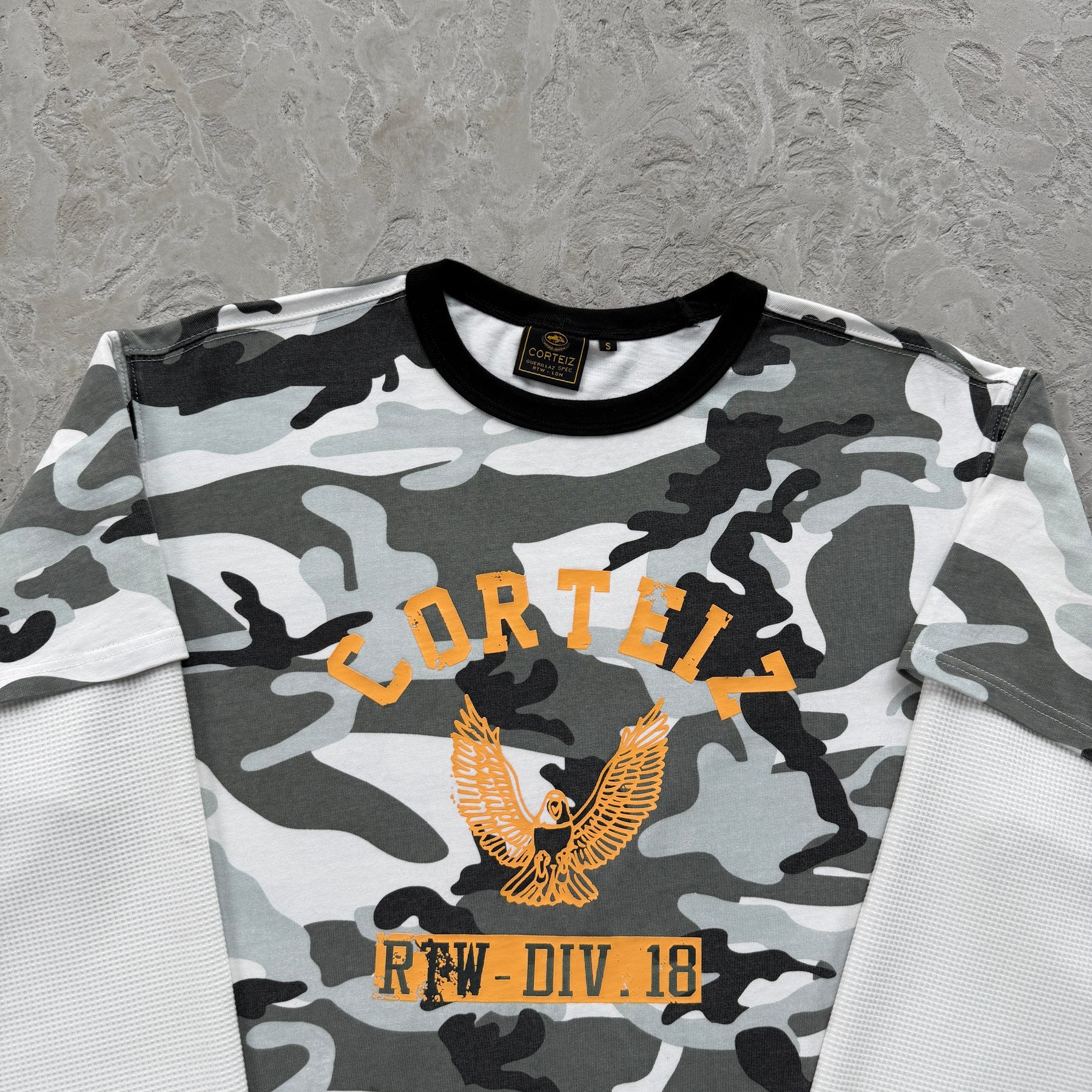 Sueter Corteiz “Eagle Camo Thermal”