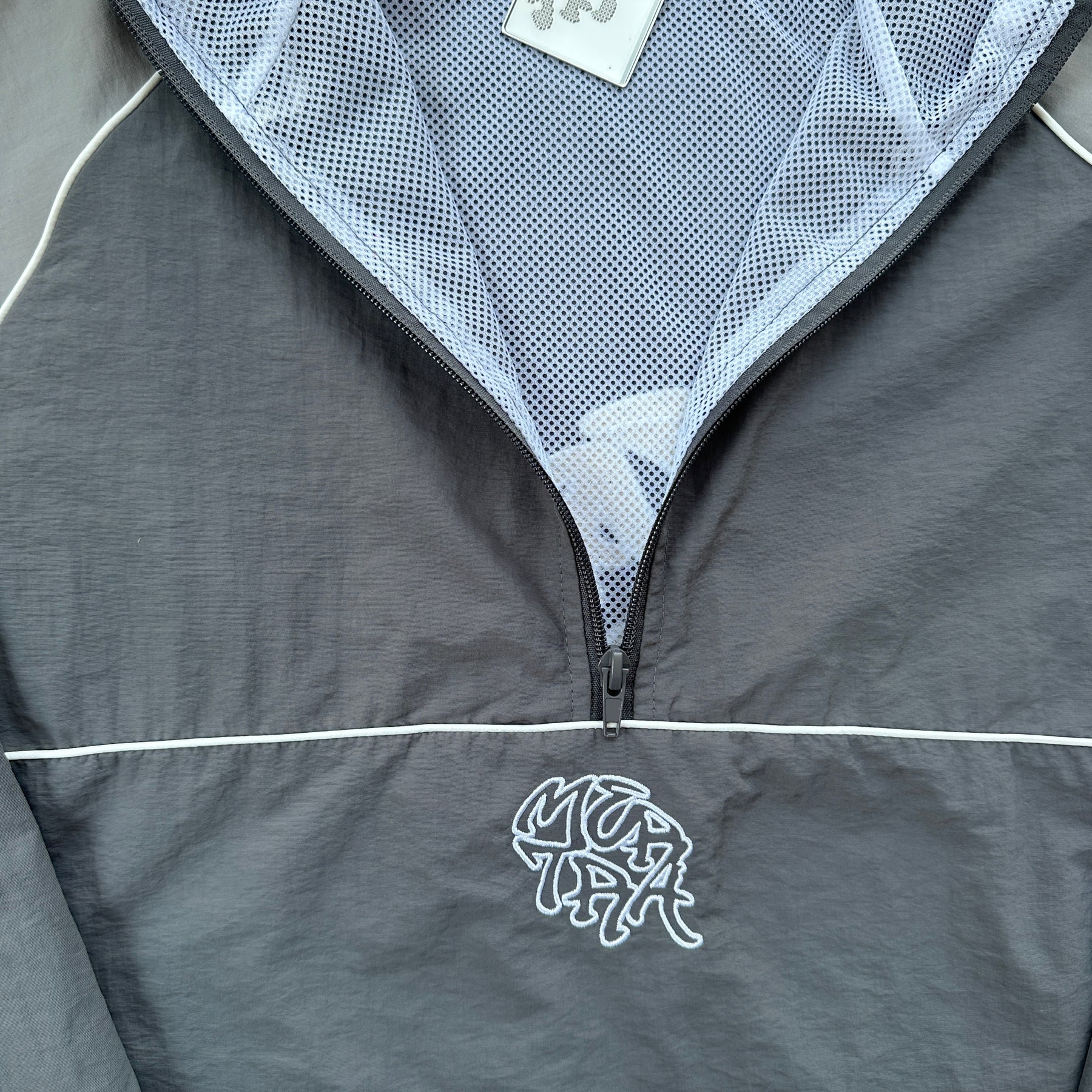 Conjunto Mertra “Mer Embroidered Woven”