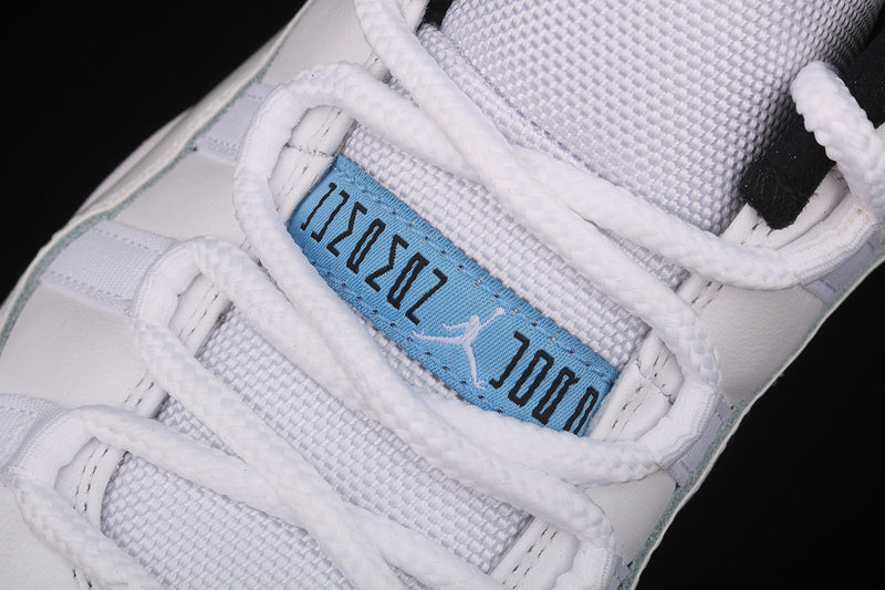 Air Jordan 11 Low ”Legend Blue”