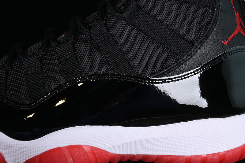 Air Jordan 11 ”Playoffs Bred”