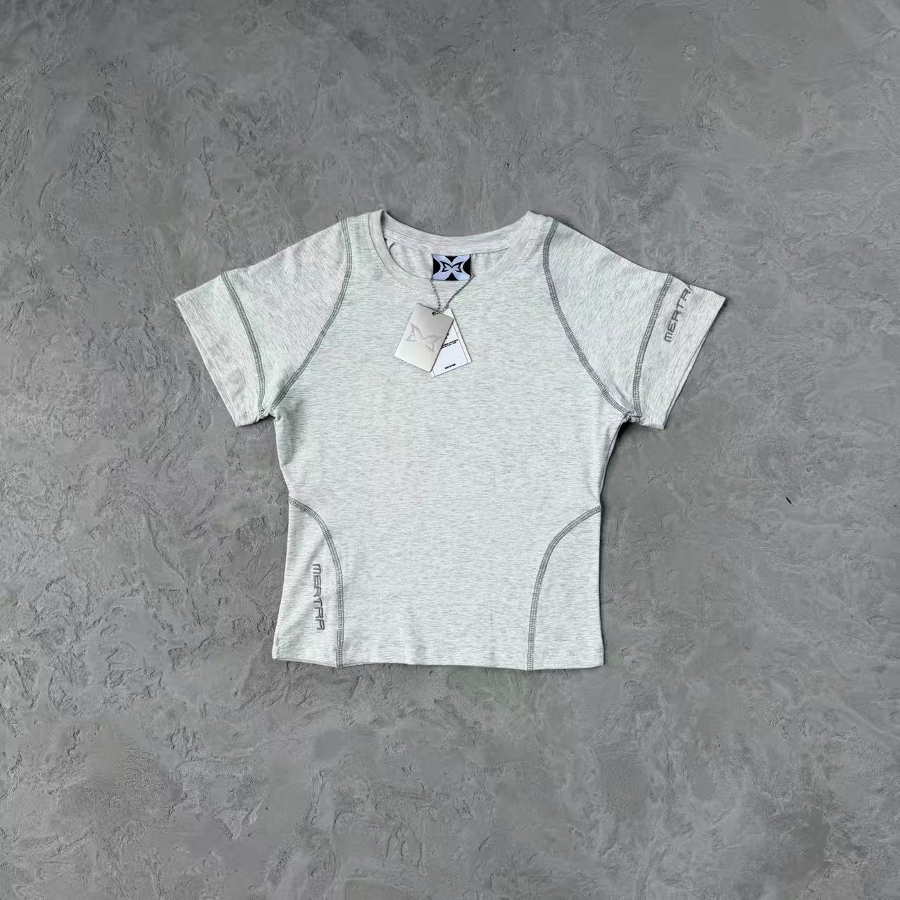 Camisa Mertra Femenina “Baby tee”