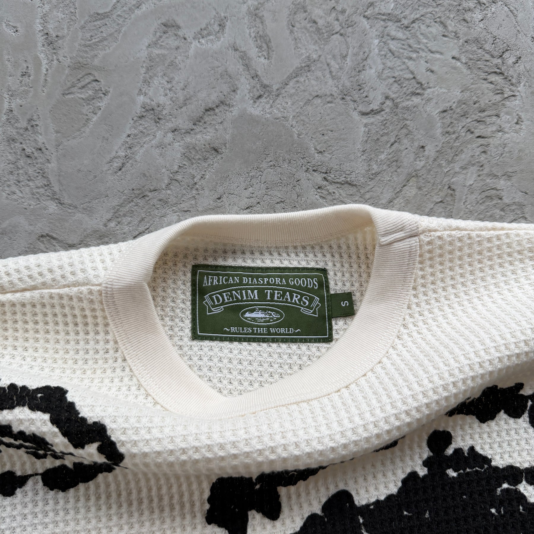 Sueter Corteiz x Denim Tears ( Branco )