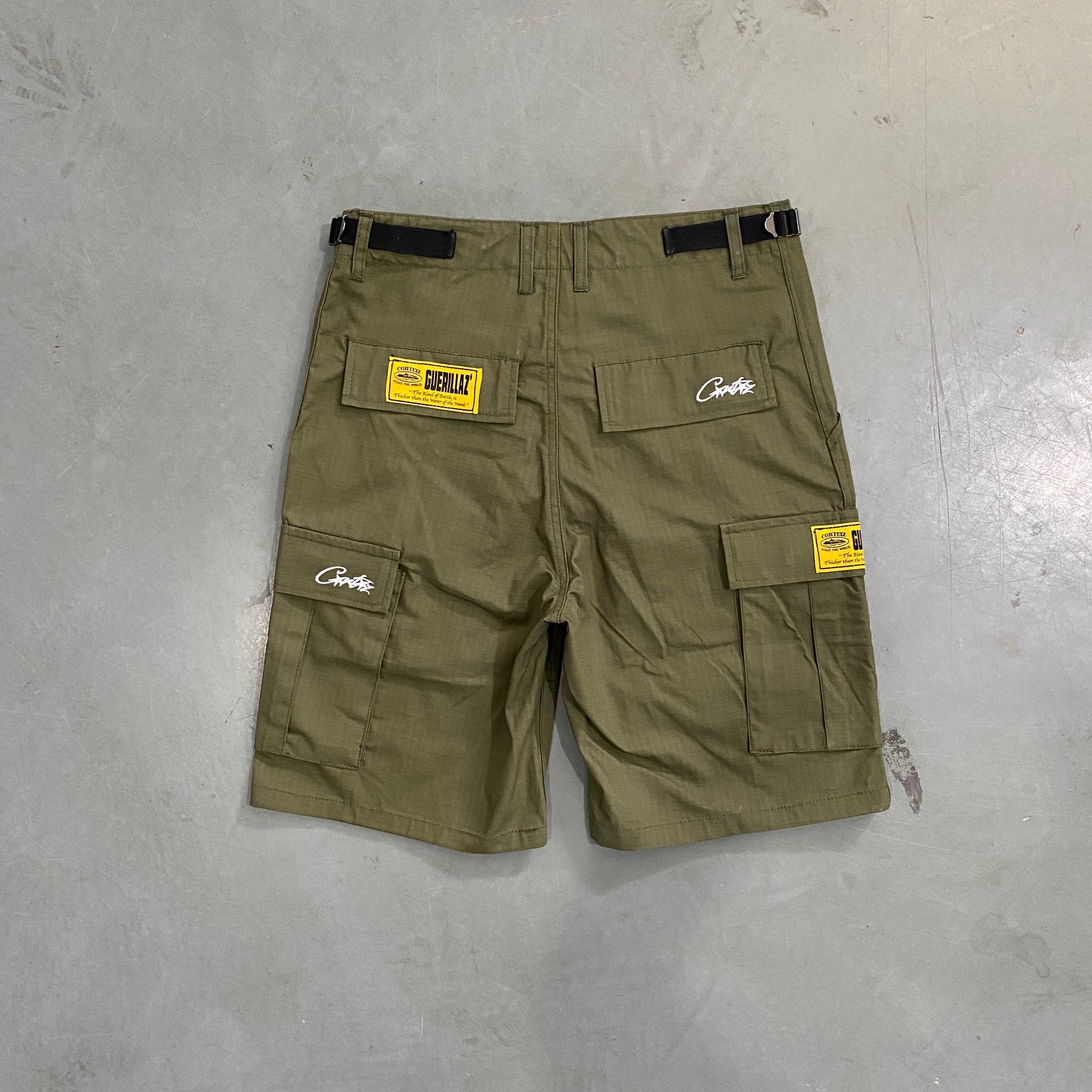 Shorts Corteiz “Mula Guerilla” ( Verde Com Branco )
