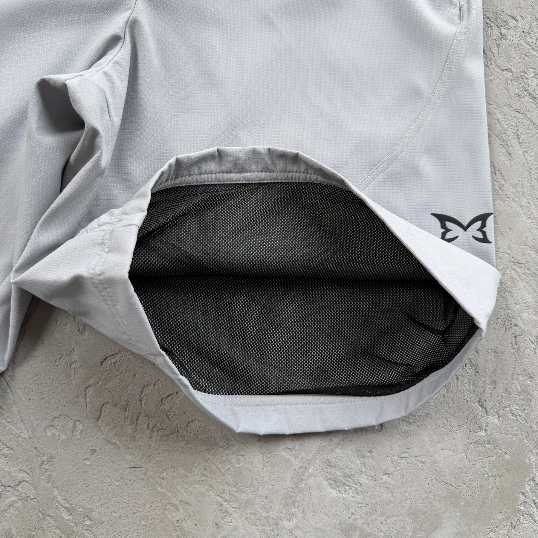 Shorts Mertra “Tech Shorts” ( Cinza )