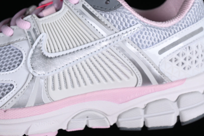 Vomero 5 “Metalic Silver"