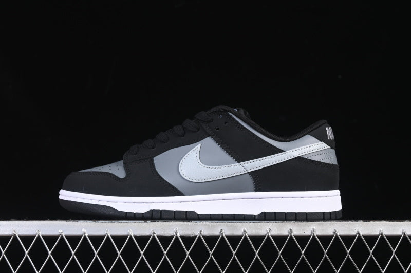 Dunk “Black Smoke Grey”