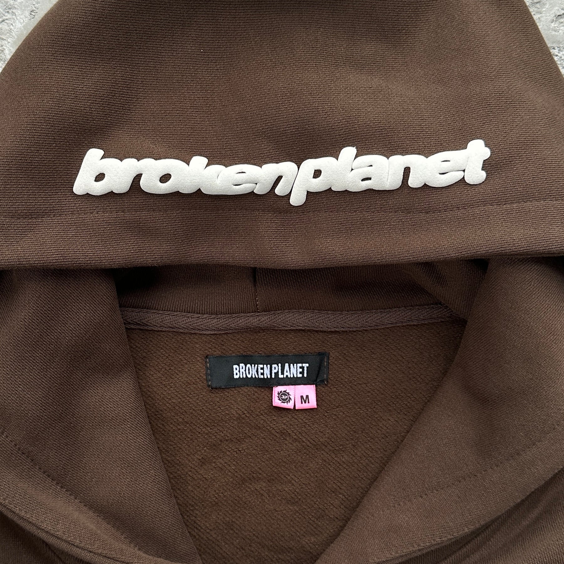 Moletom Broken Planet “It Starts With Luv”