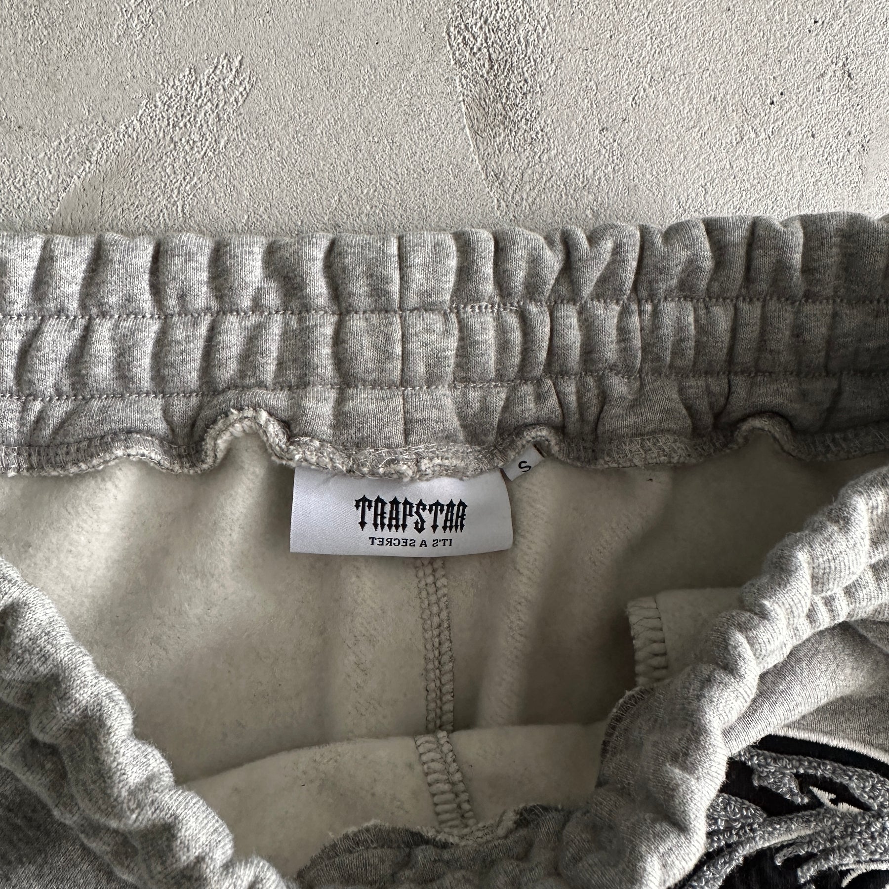 Conjunto Trapstar “Shooters” ( Cinza )