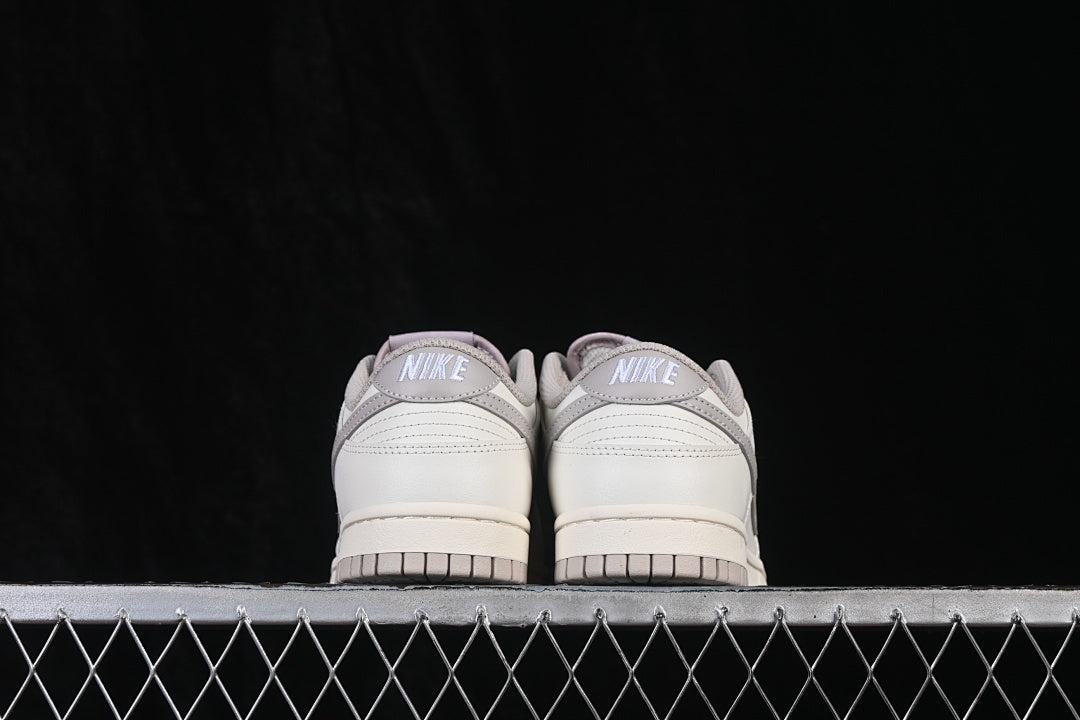 Dunk “Light Smoke Grey”