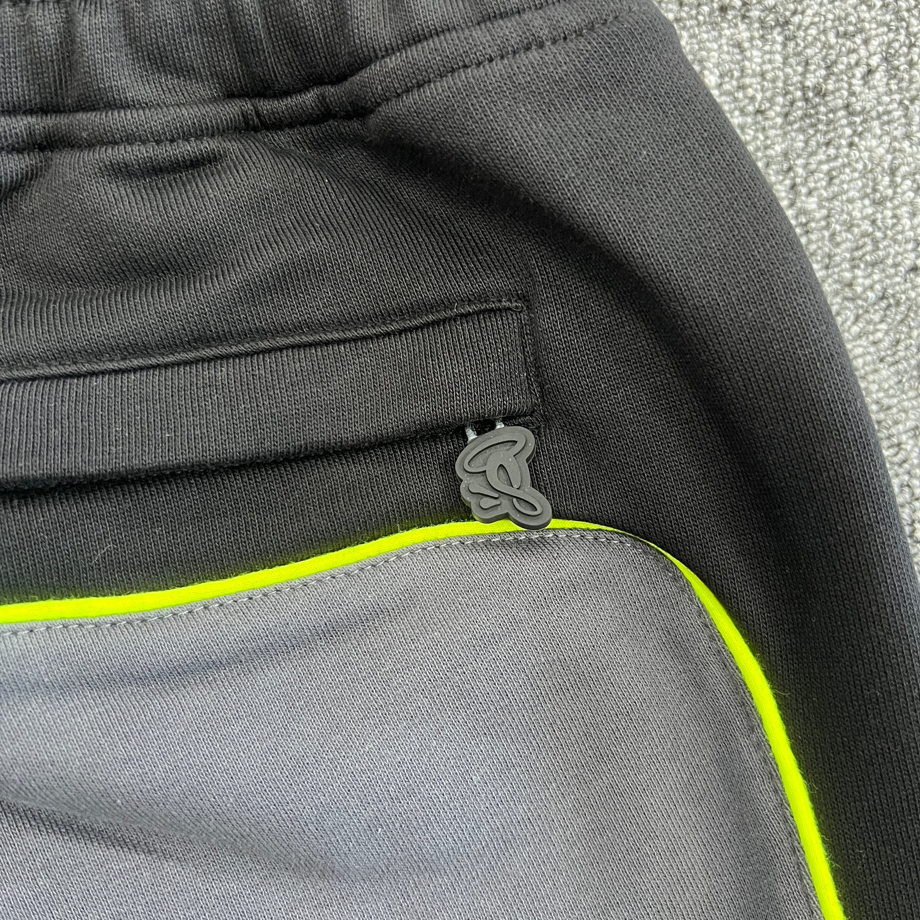 Conjunto Syna World “S-World” (Cinza e Preto)