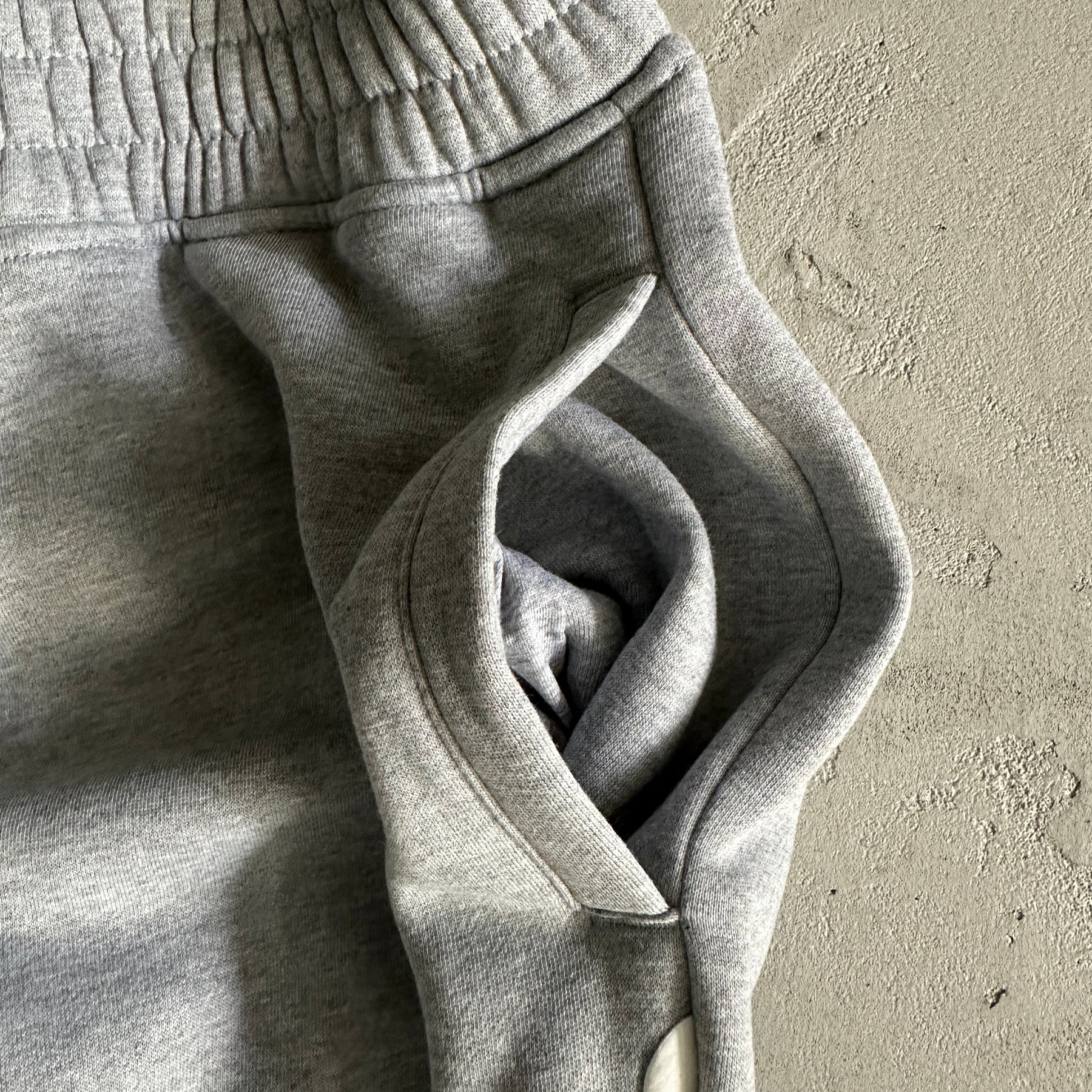 Conjunto Syna World “Safety Grey“