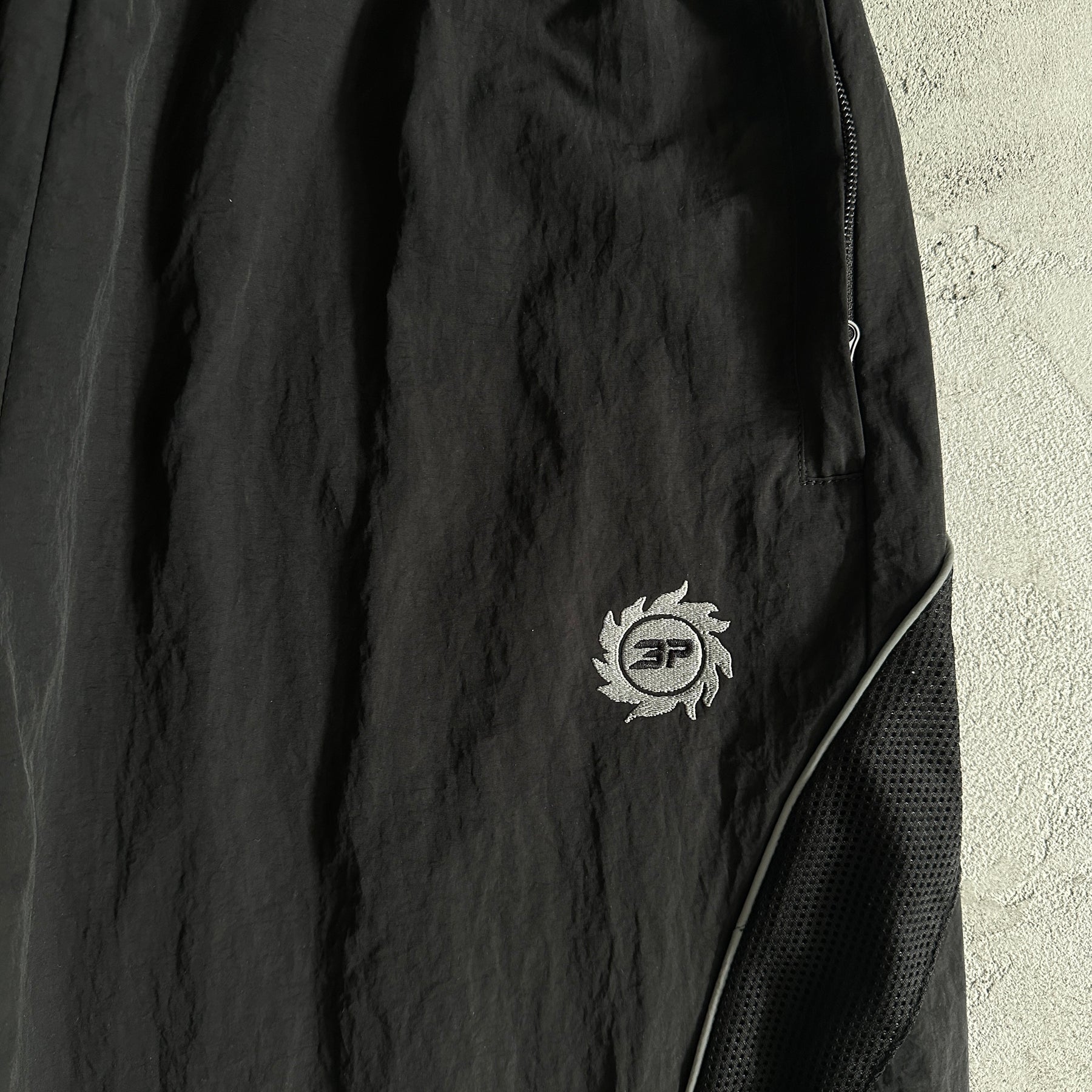Conjunto Broken Planet “BPM Performance Midnight black”