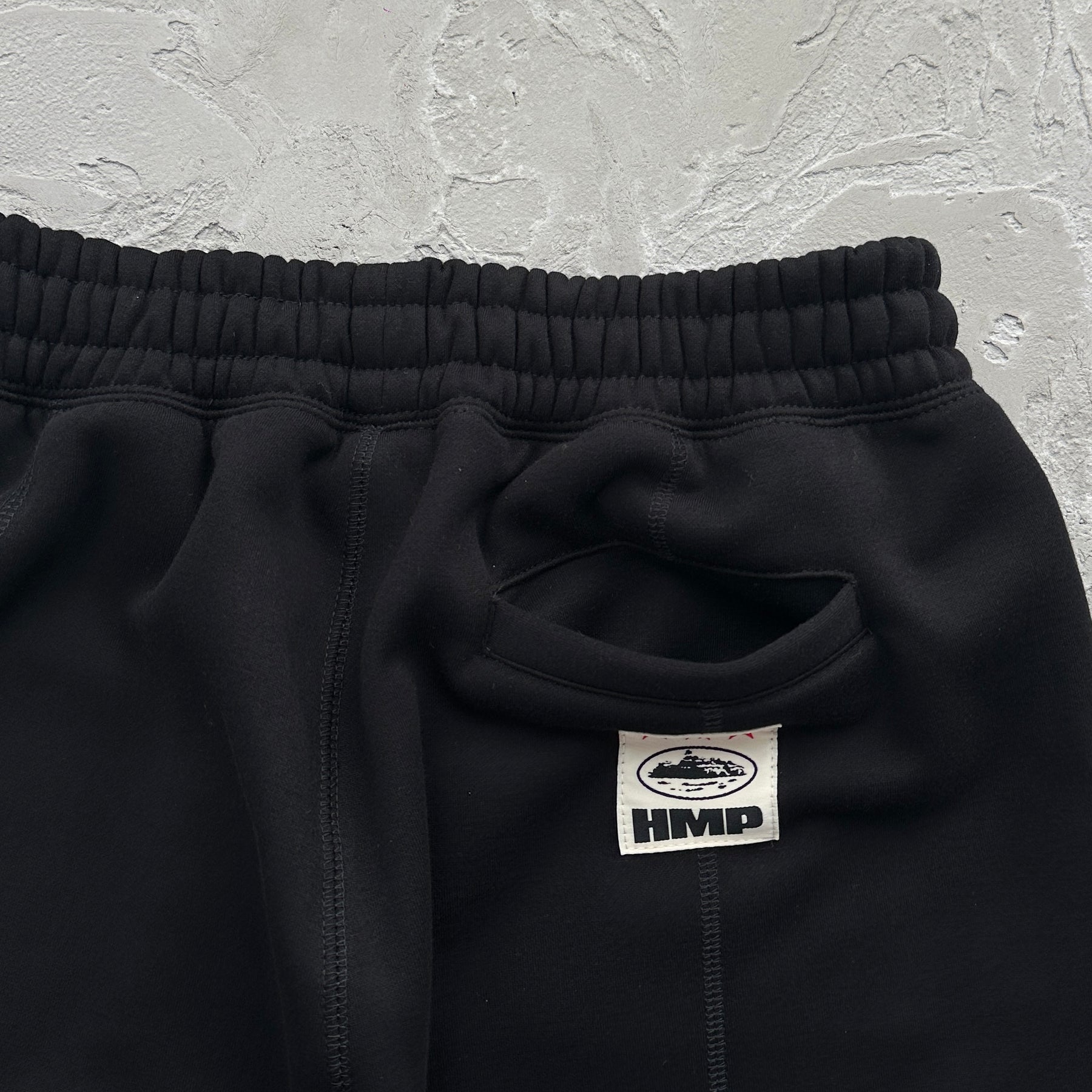 Conjunto Corteiz “HMP Open Hem” ( Preto )