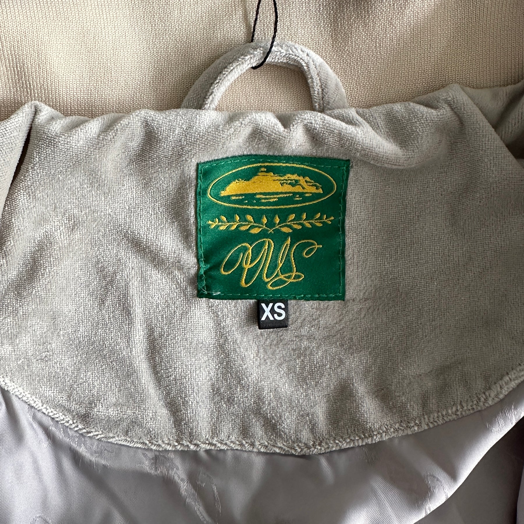 Conjunto Corteiz Velour Amg ( Cinza )