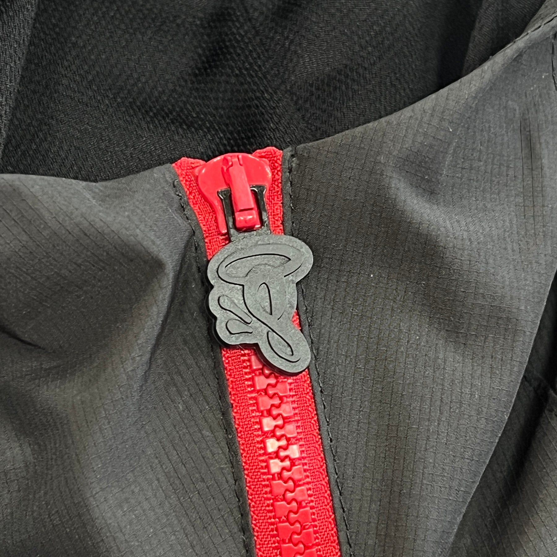 Conjunto Syna World “Vortex Track” ( Vermelho e preto)