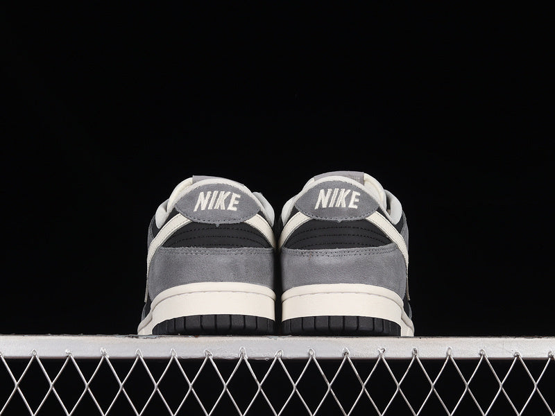 Dunk “Black Stealth”