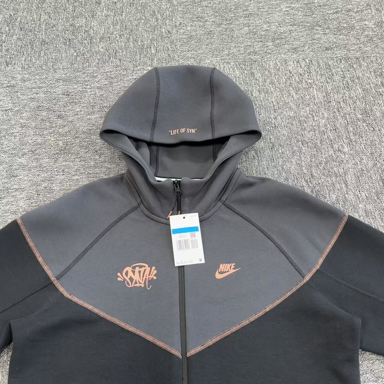 Conjunto Syna World x Nike