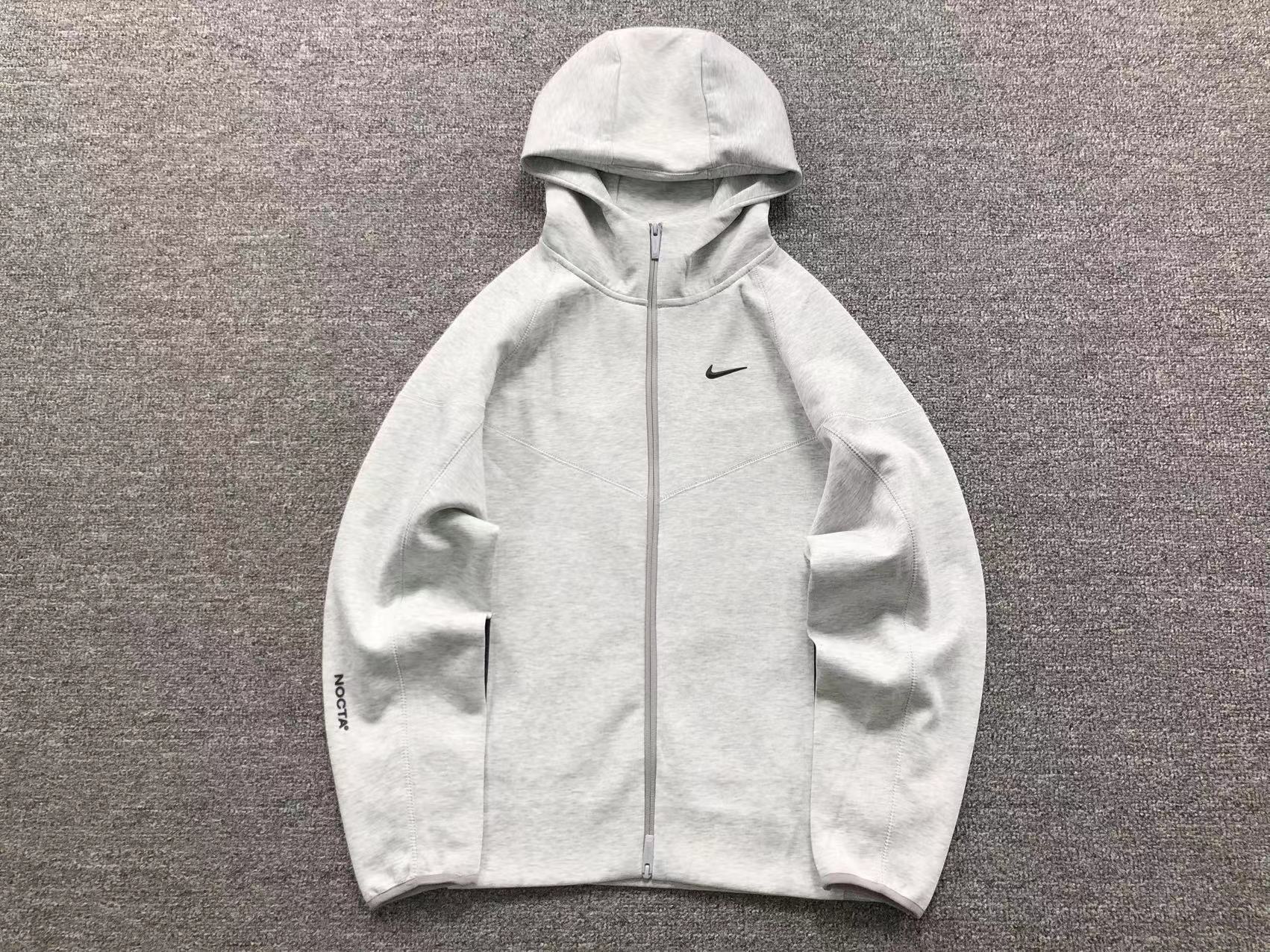 Conjunto Nocta x Nike Tech Fleece “Grey”