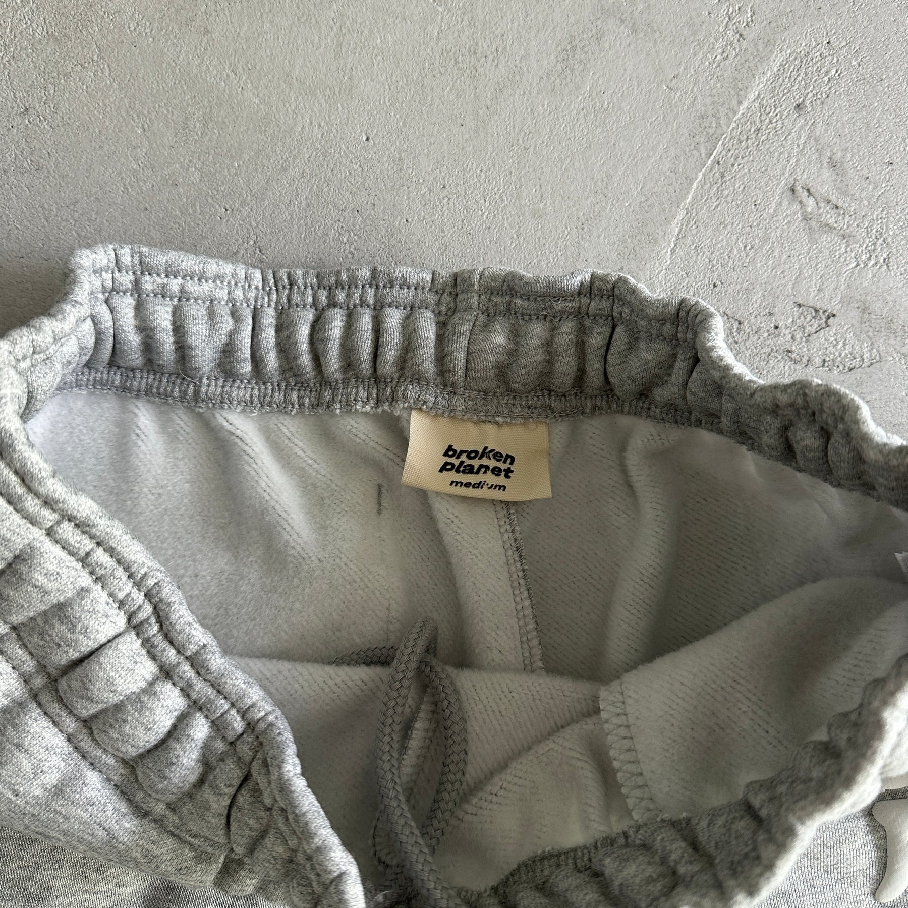 Conjunto Broken Planet “Flecking Grey”