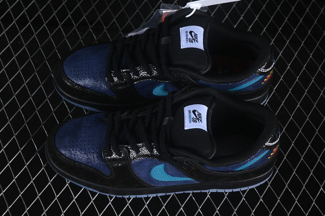 Dunk x Bluetile “Pitch Blue Black”