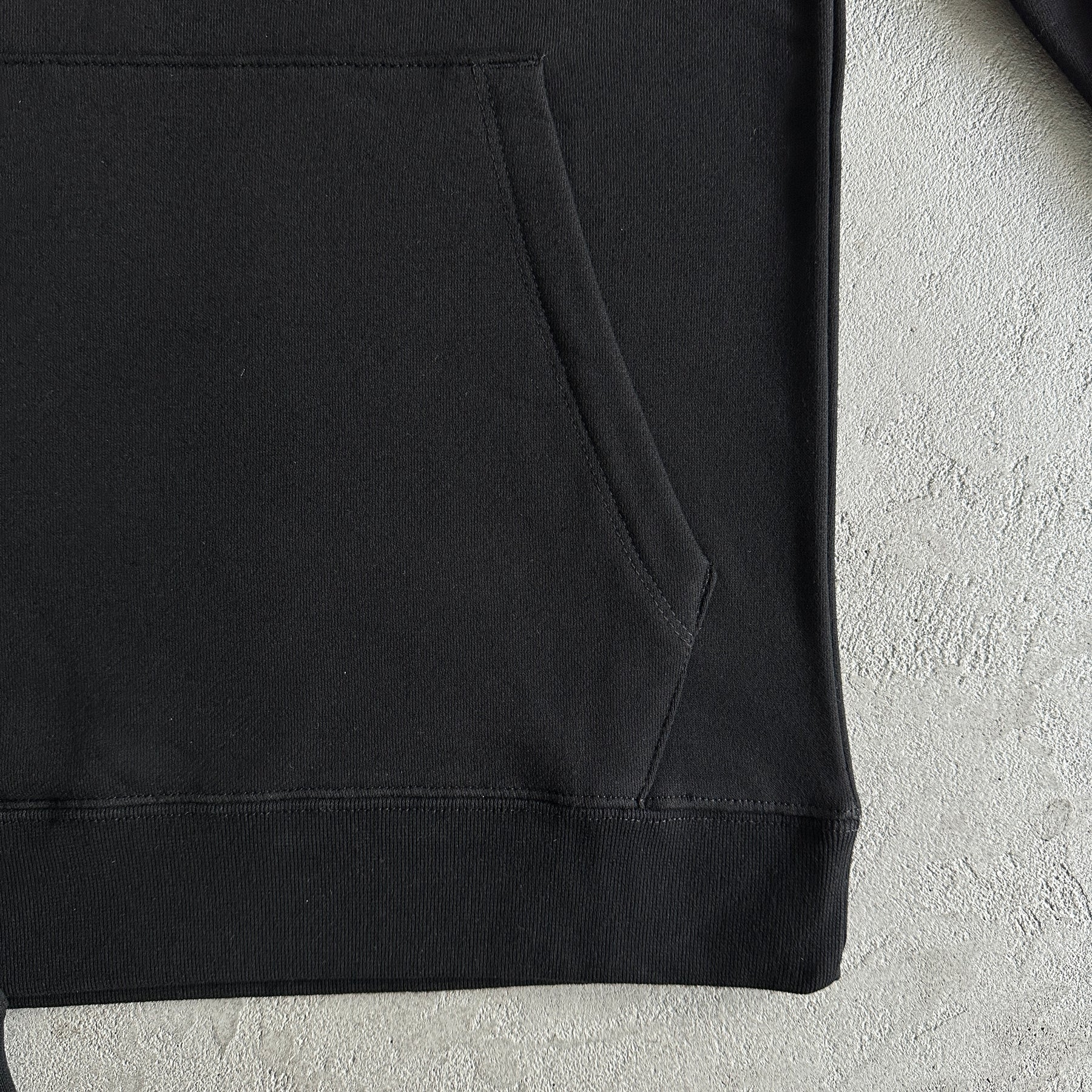 Conjunto Syna World Frio ( Preto e Vermelho )