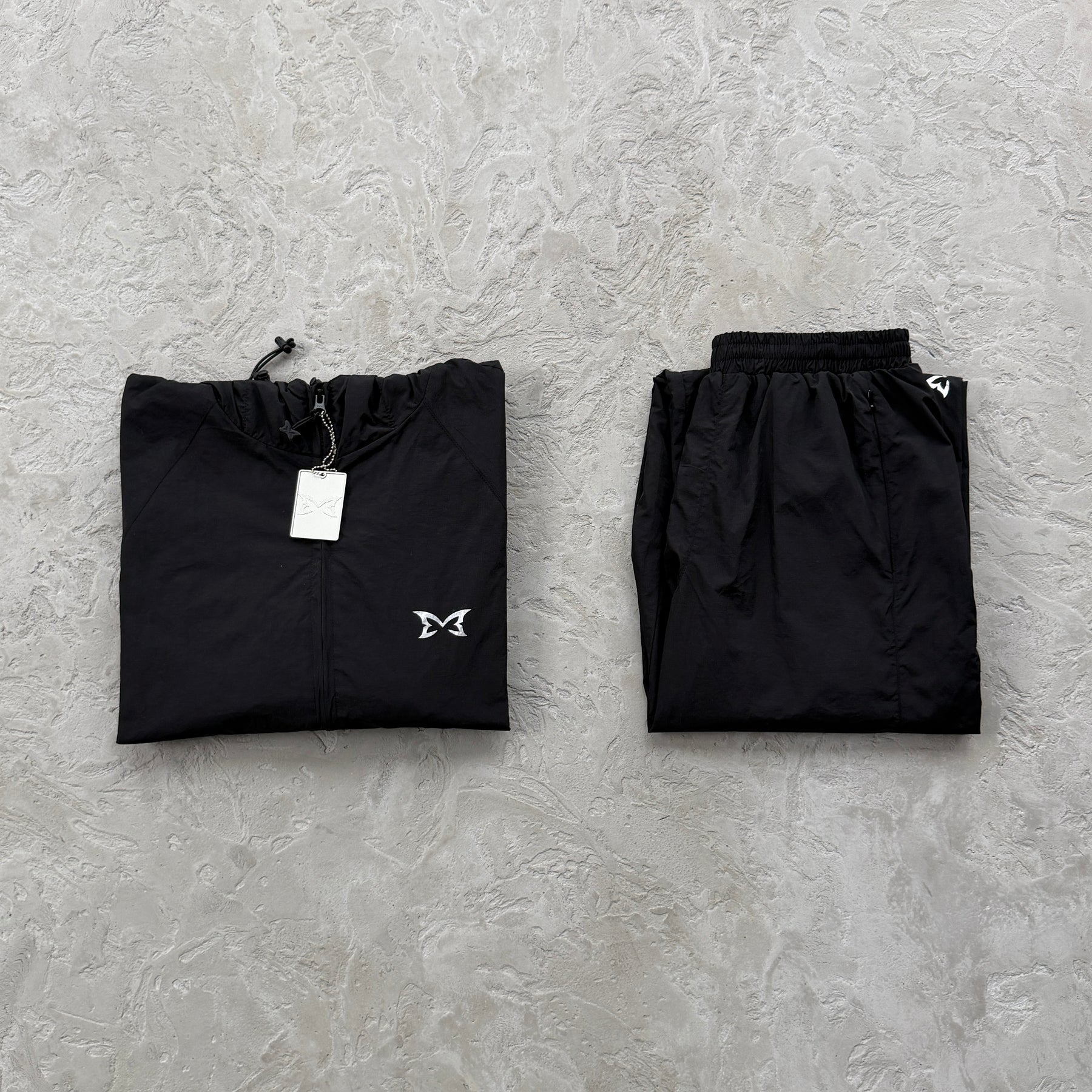 Conjunto Mertra “Stealth Nylon Trackie”