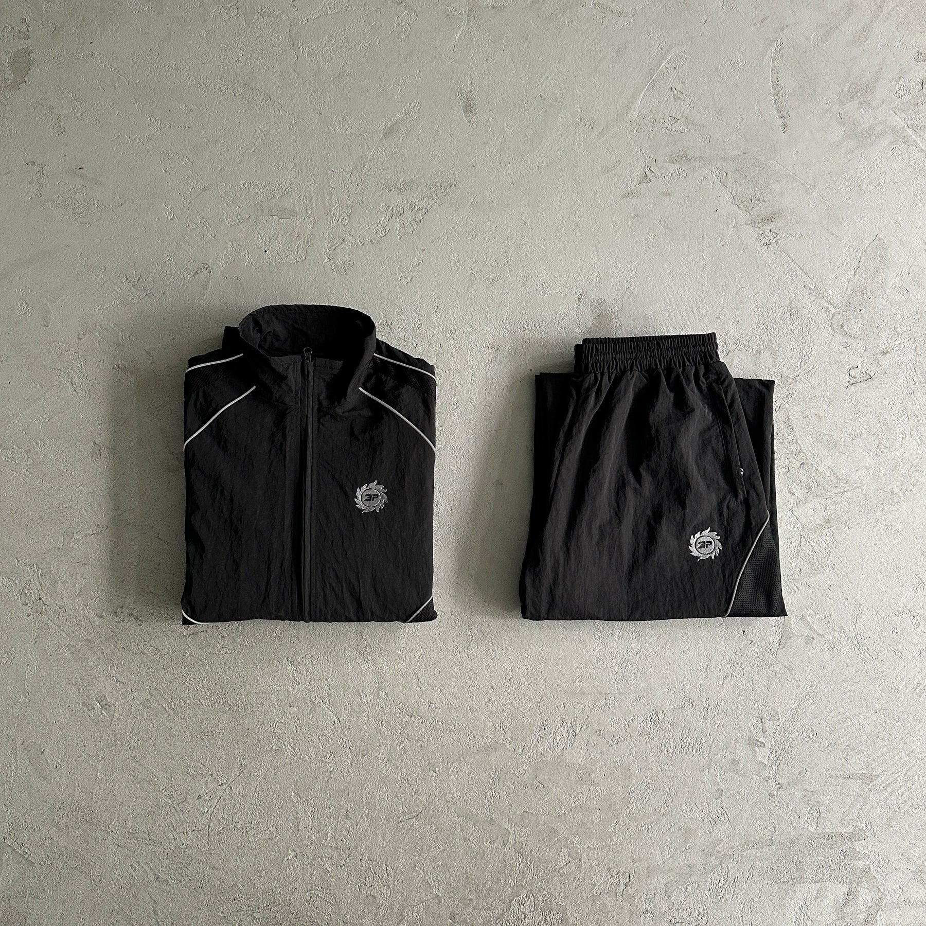 Conjunto Broken Planet “BPM Performance Midnight black”