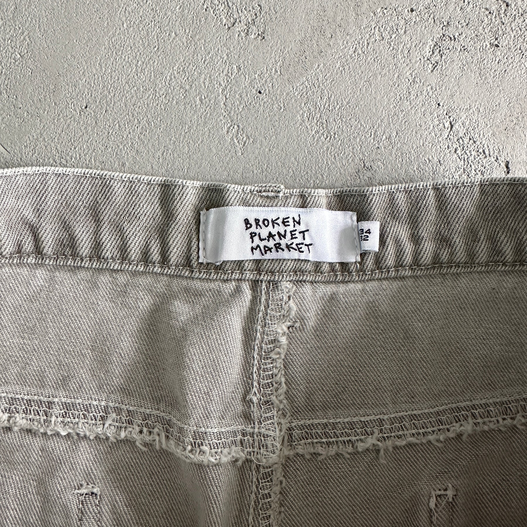 Calça Broken Planet “Black Star Pants”