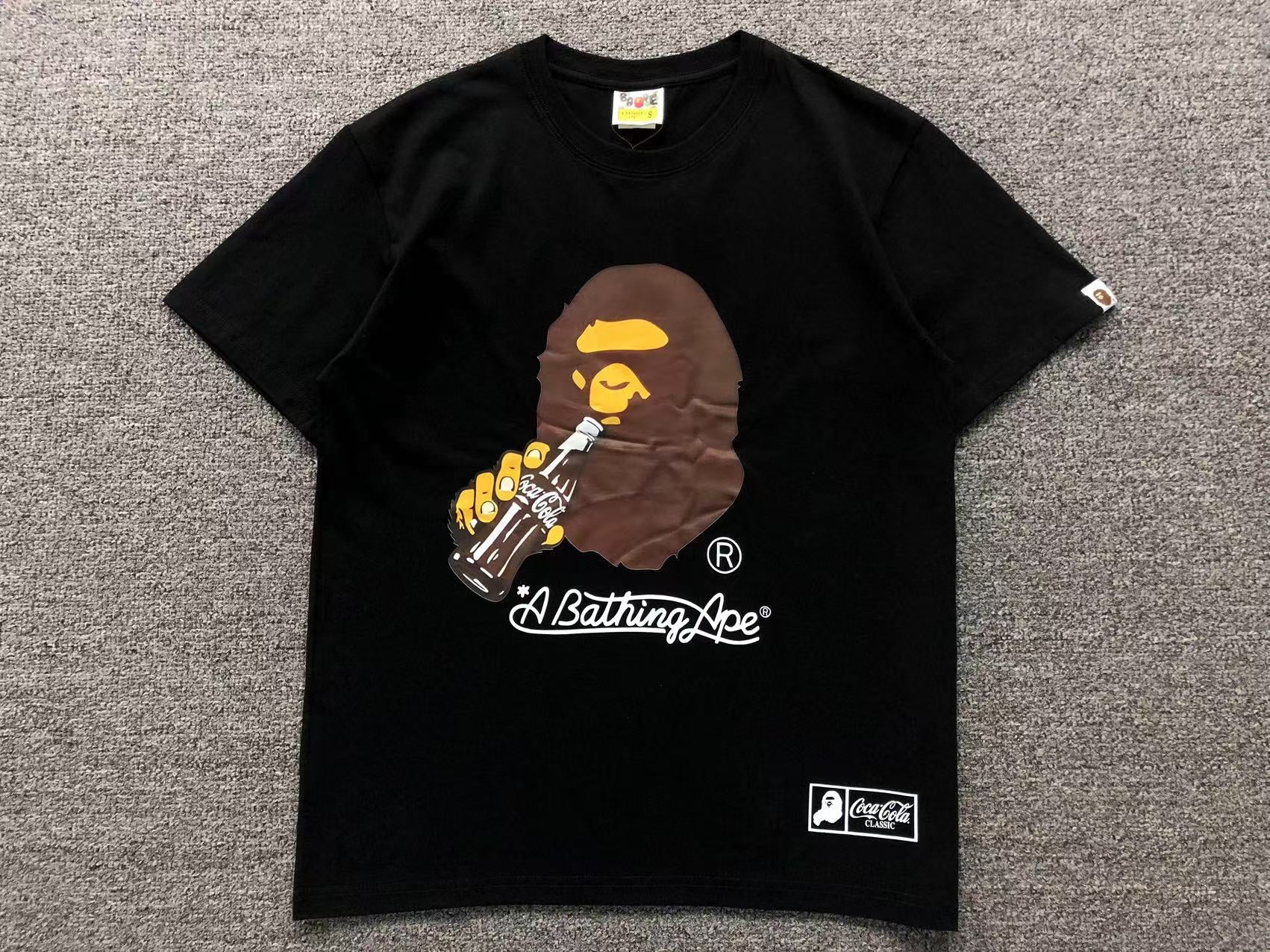 Camisa Bape x Coca-Cola “Coke Ape”