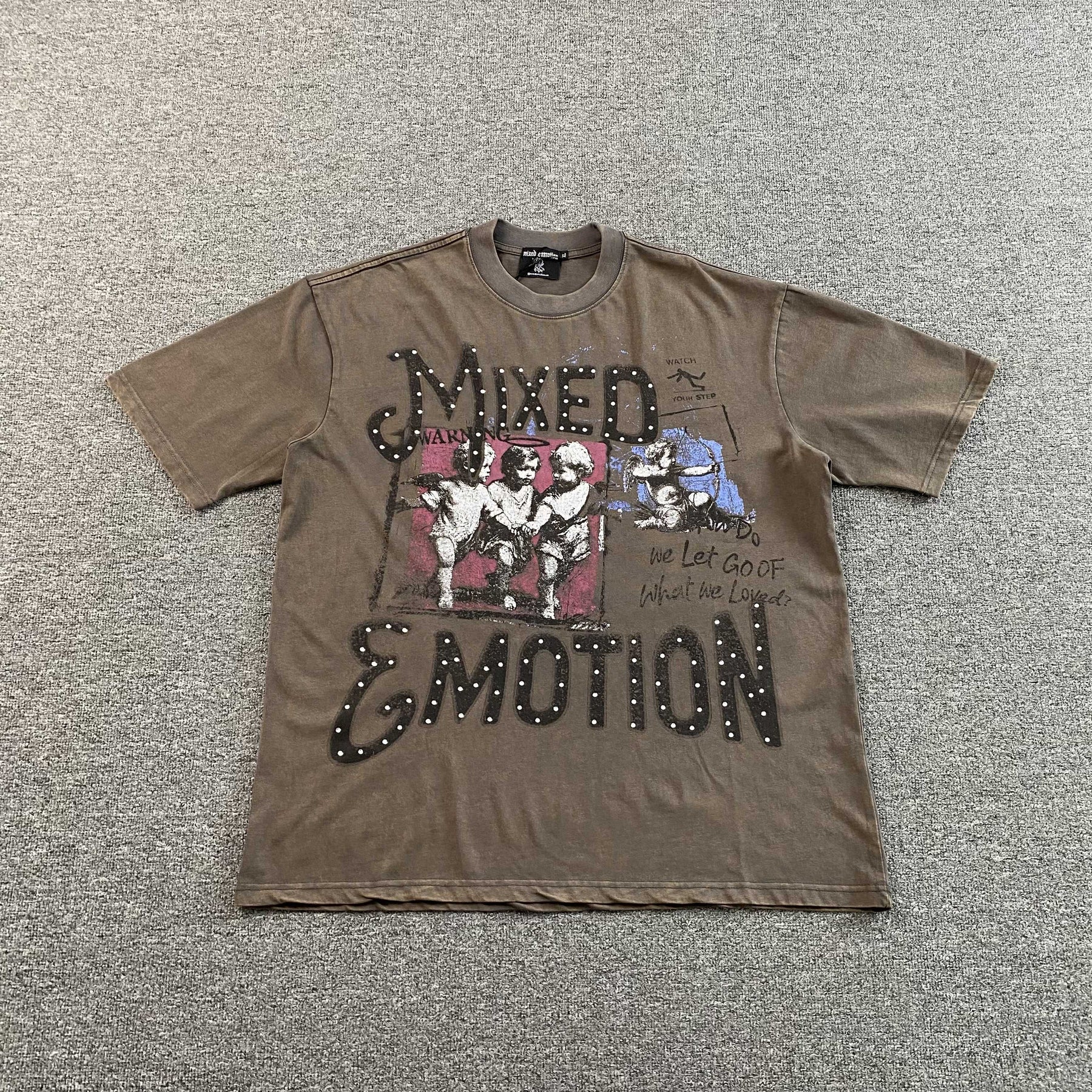 Camisa Mixed Emotion “Friends” ( Marrom )
