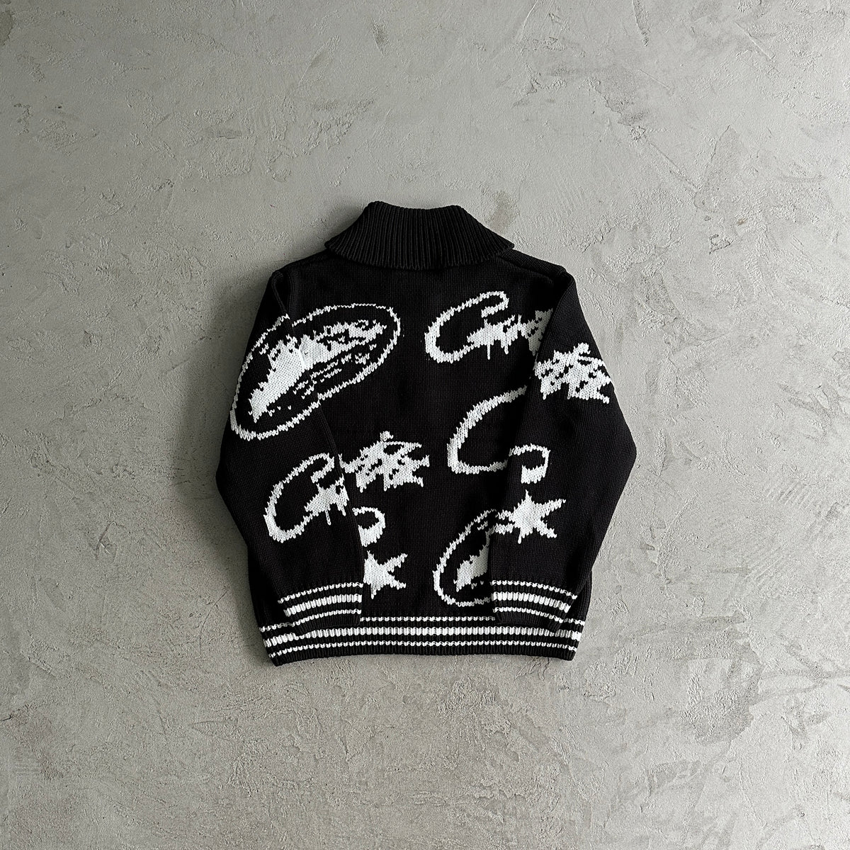 Jaqueta Corteiz “Heavy Knit” ( Preta com Branca )