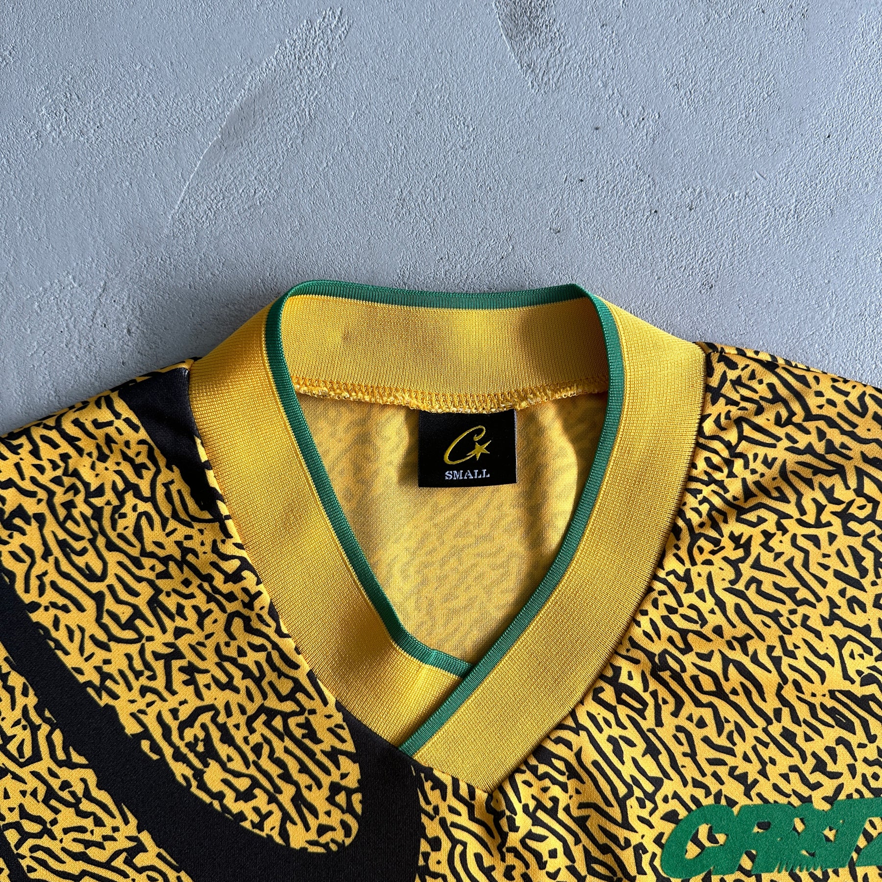 Camisa Corteiz “Printed” ( Preta e Amarela )