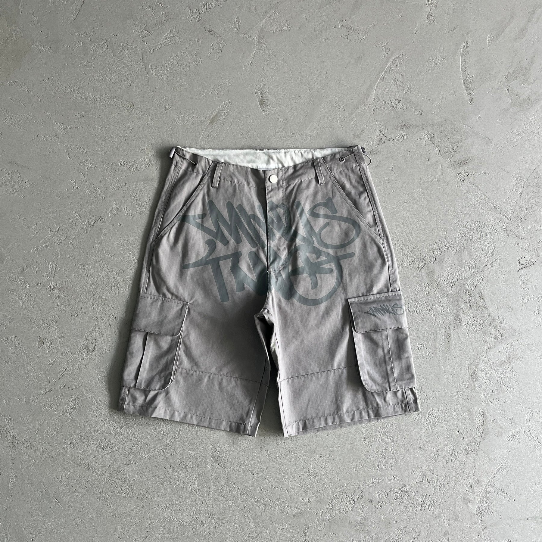 Shorts Cargo MNUS TWO “Graff” ( Cinza )