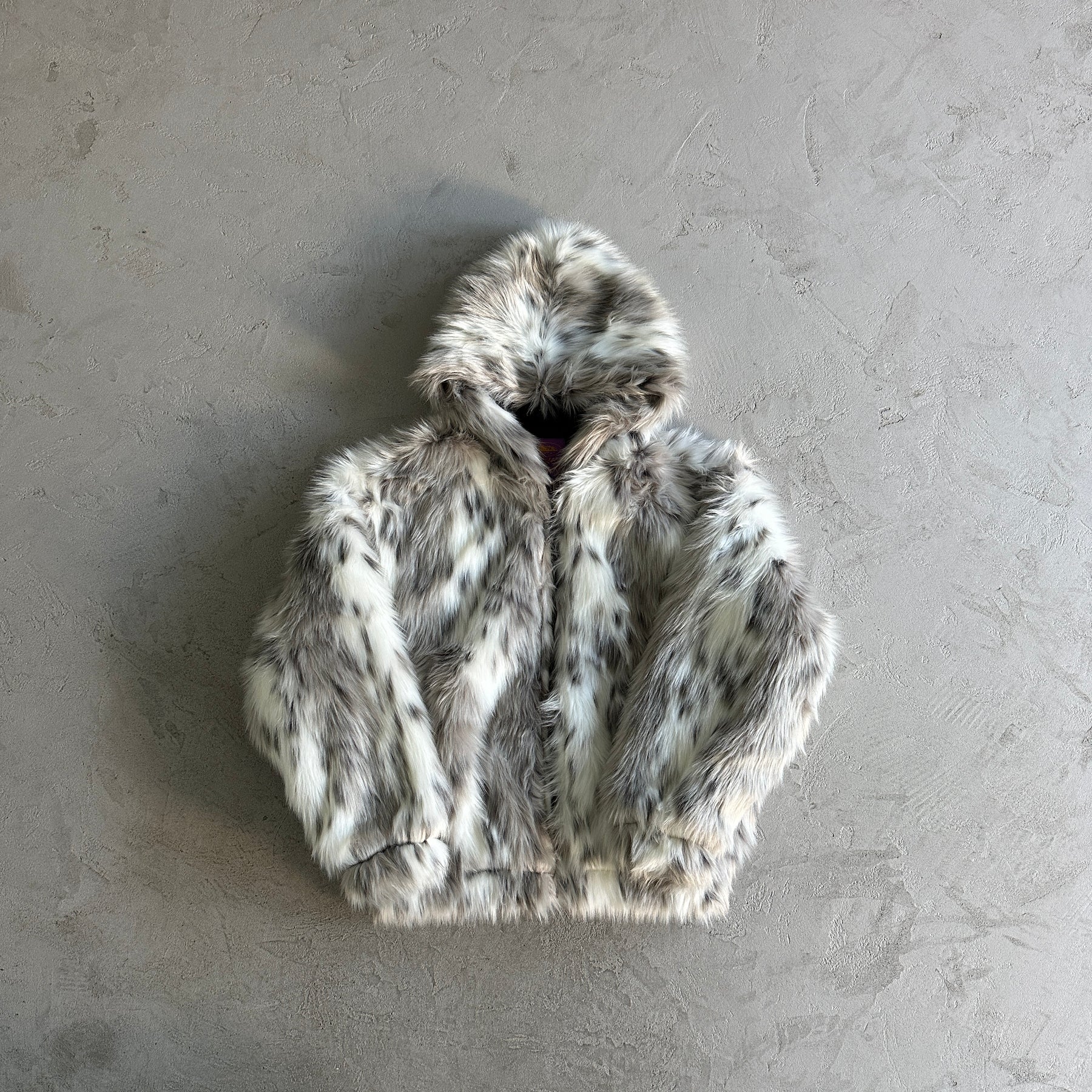 Casaco Corteiz “Faux Fur Hooded”