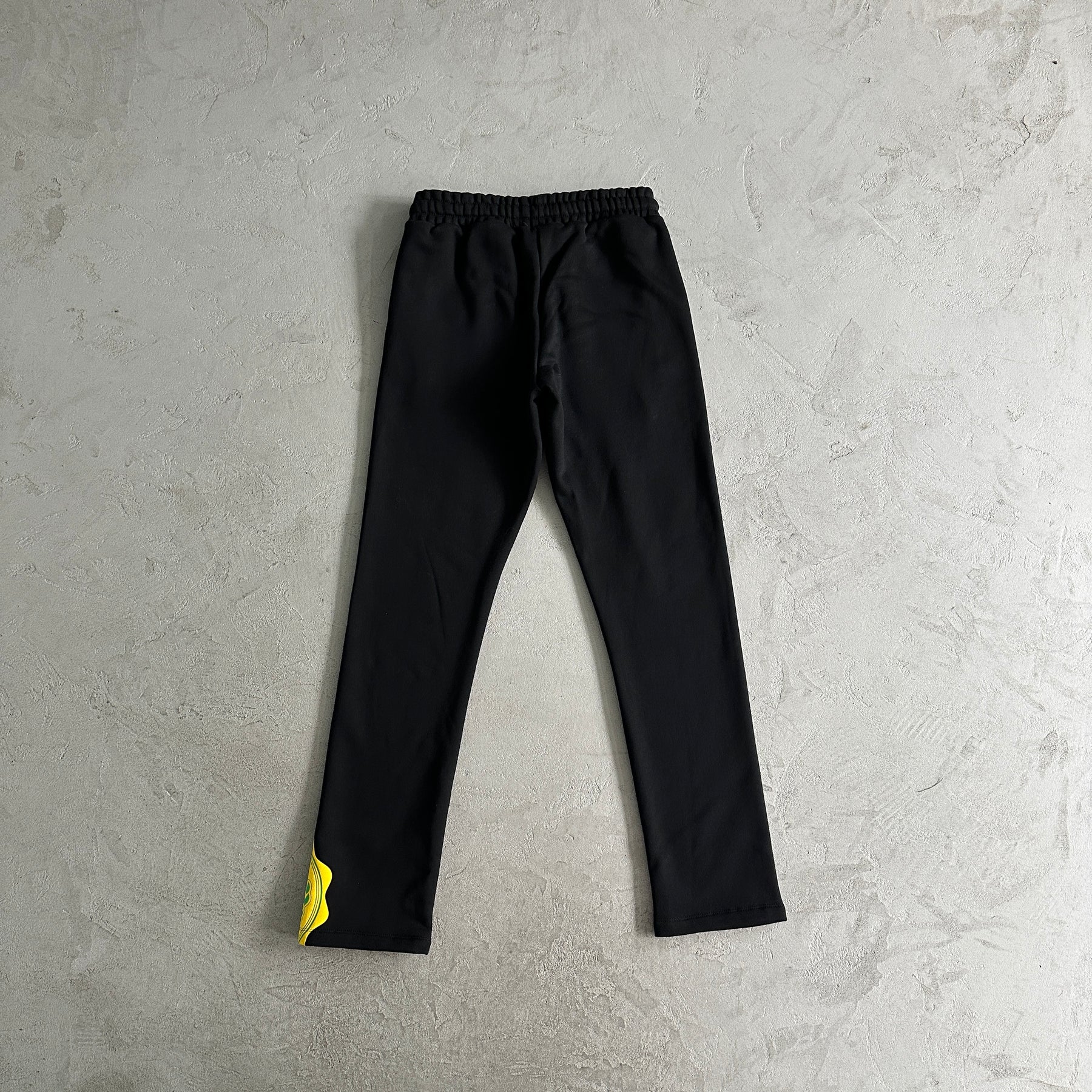 Conjunto Syna World “Crest Oth“ ( Preto e Amarelo )