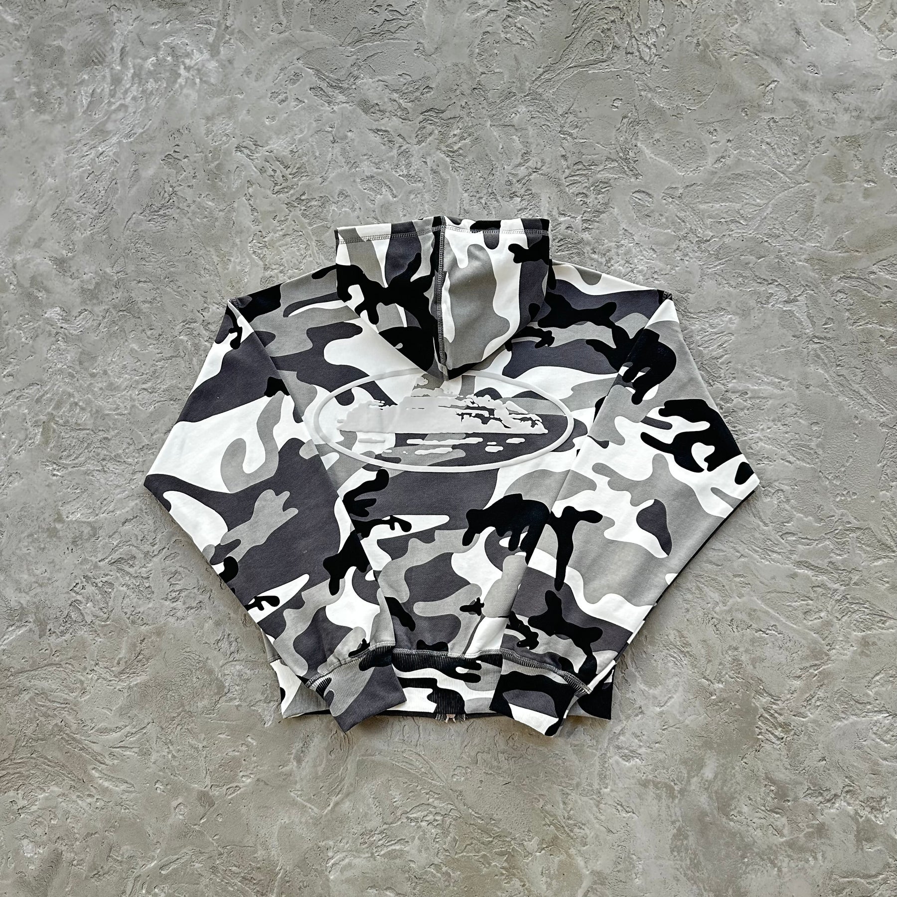 Conjunto Corteiz “Island Puff Print” (Artic Camo)