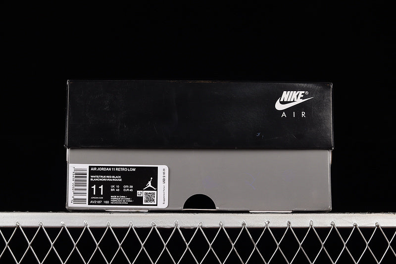 Air Jordan 11 Low ” Concord Bred ”