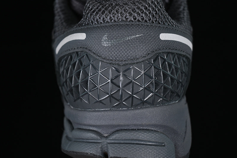 Vomero 5 “Anthracite"