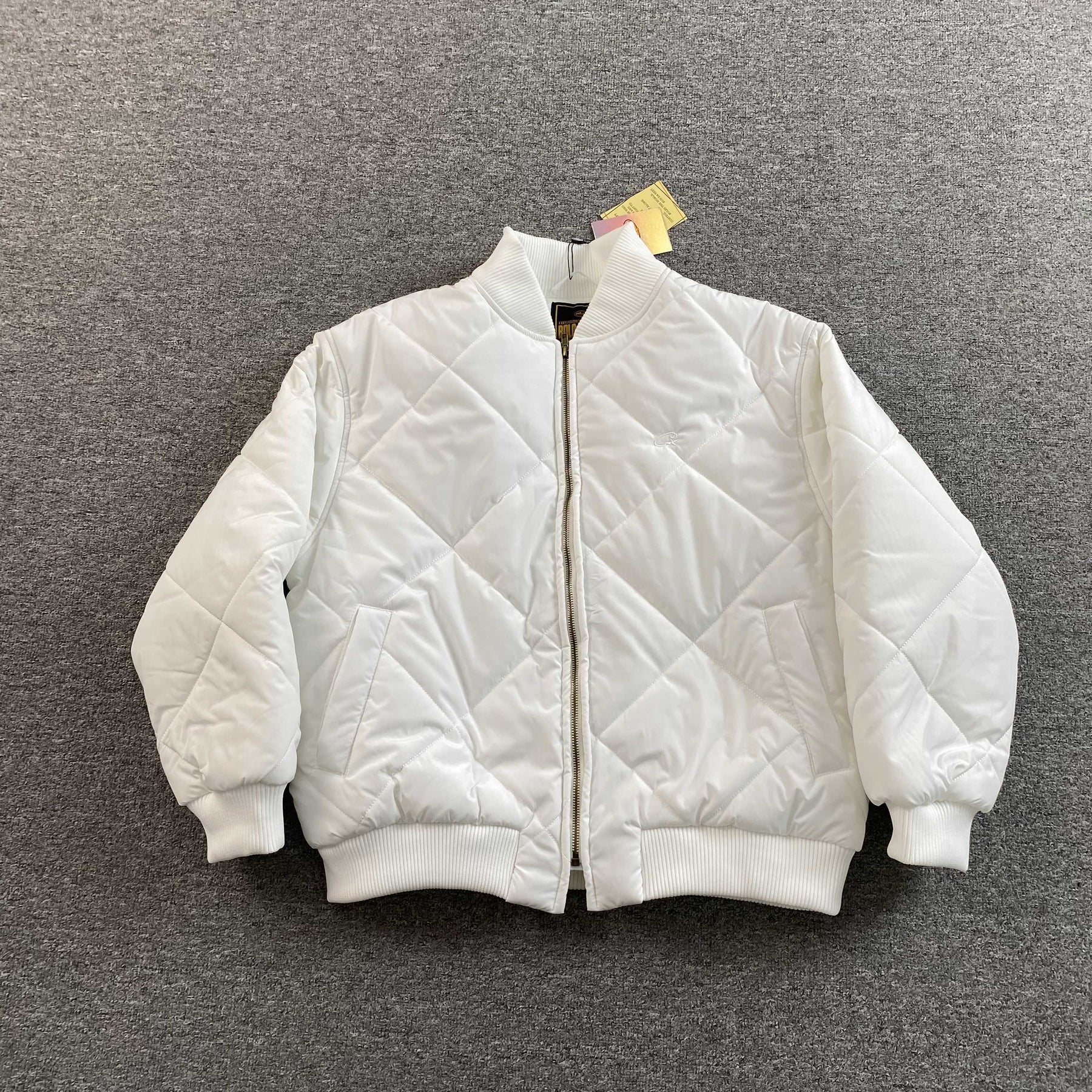 Jaqueta Corteiz “Olde English Quilted” ( Branca )