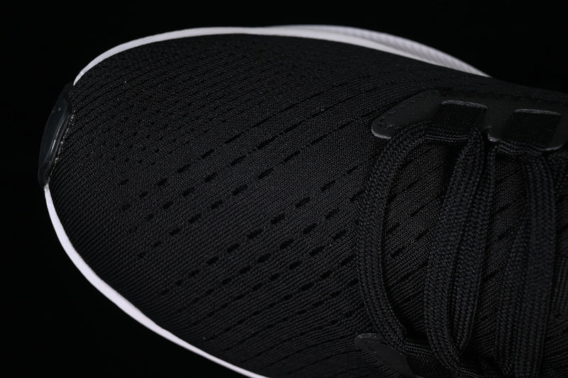 Air Zoom Pegasus 38 “White Black”