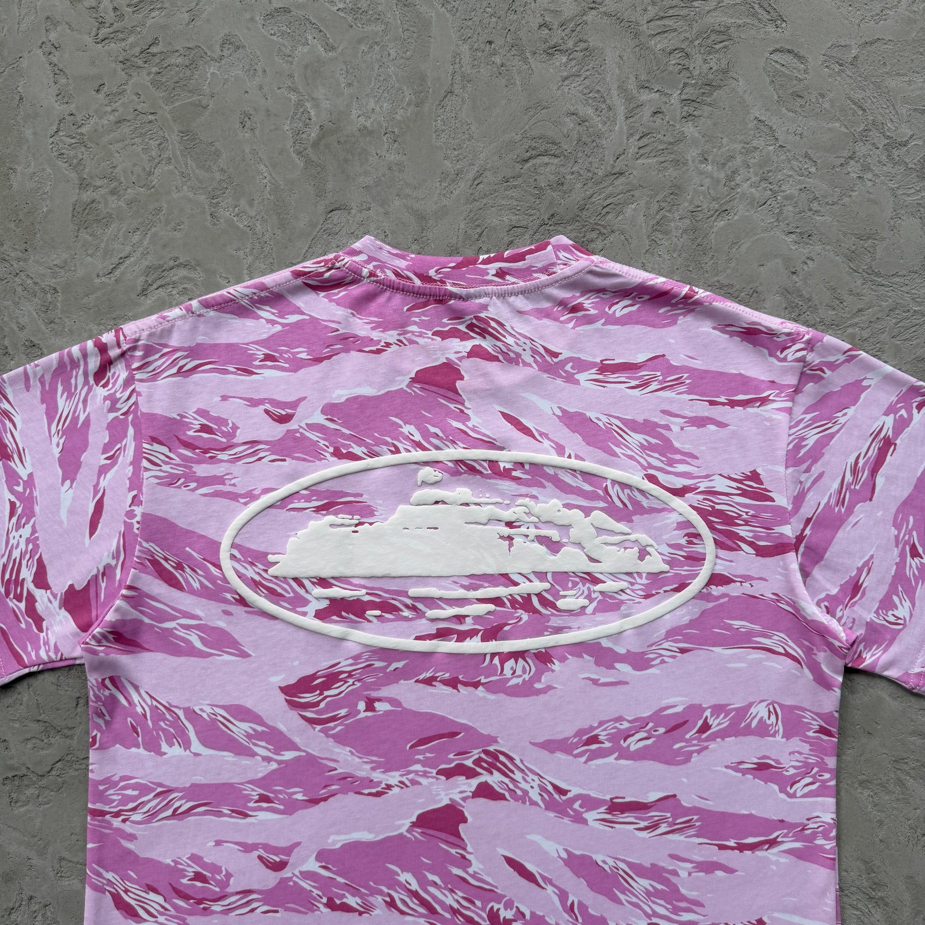 Camisa Corteiz “Island Puff Print”