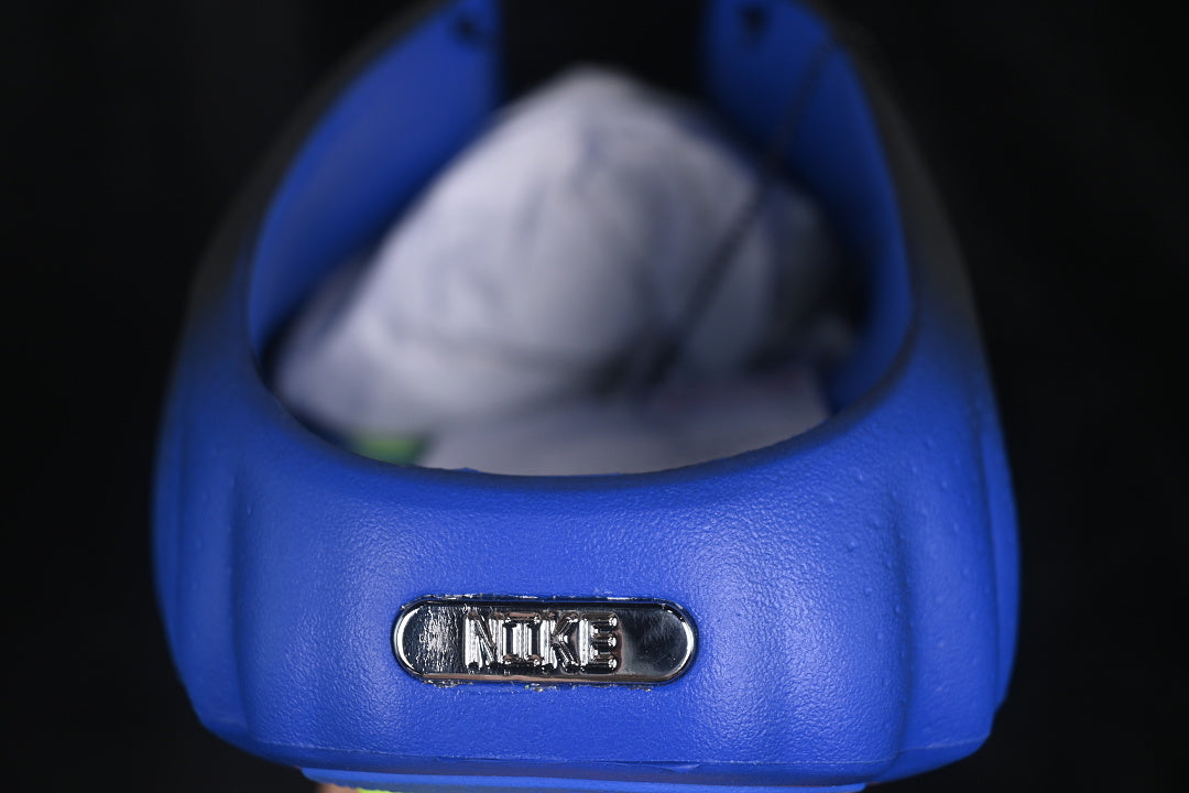 Nike mind 001 “Flyknit Hyper Royal”