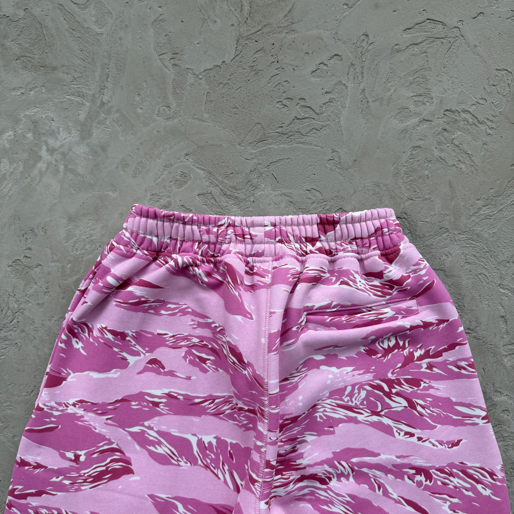 Conjunto Corteiz “Island Puff Print Pink”