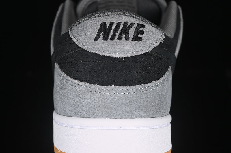 Dunk “Dark smoke grey”