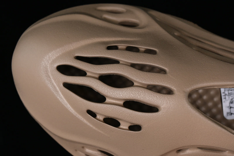 Yeezy Foam Runner “Mist”