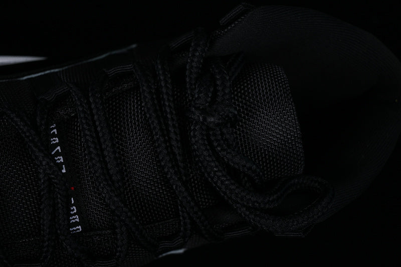 Air Jordan 11 ”Playoffs Bred”