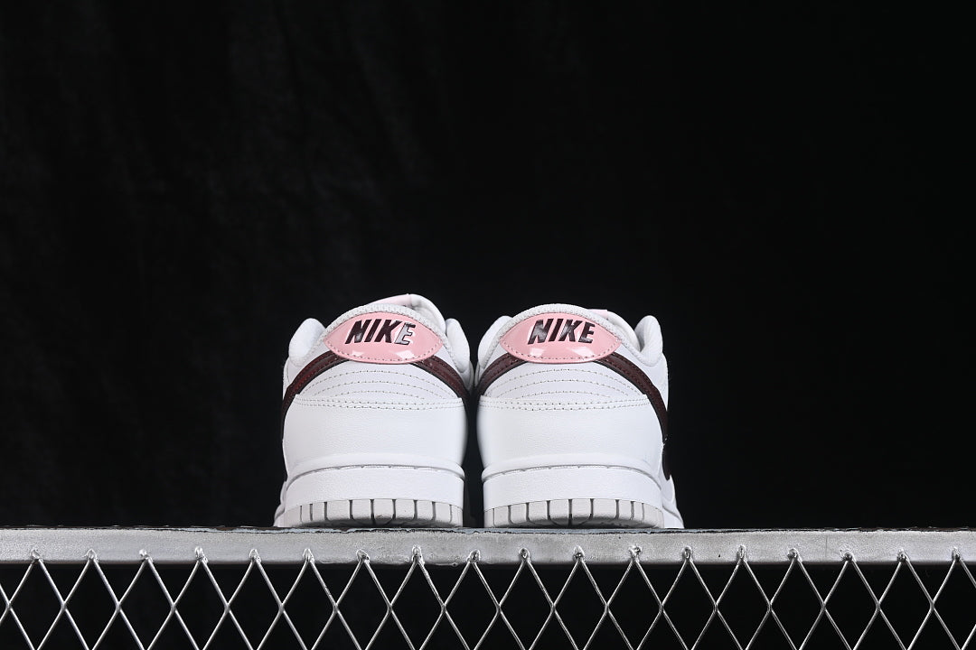 Dunk “Plum Chalk”