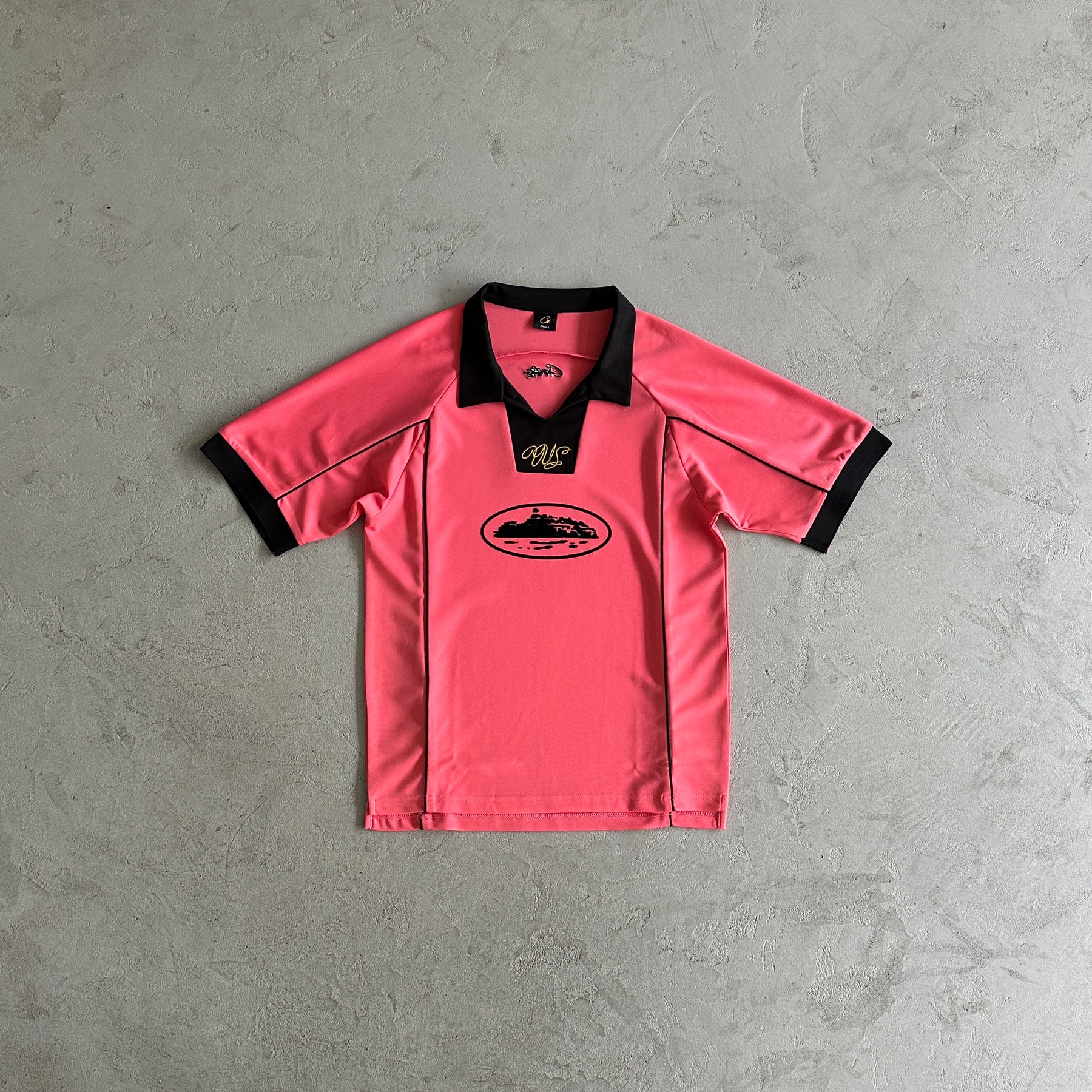 Camisa Corteiz ”Talismo” ( Rosa e Preto )