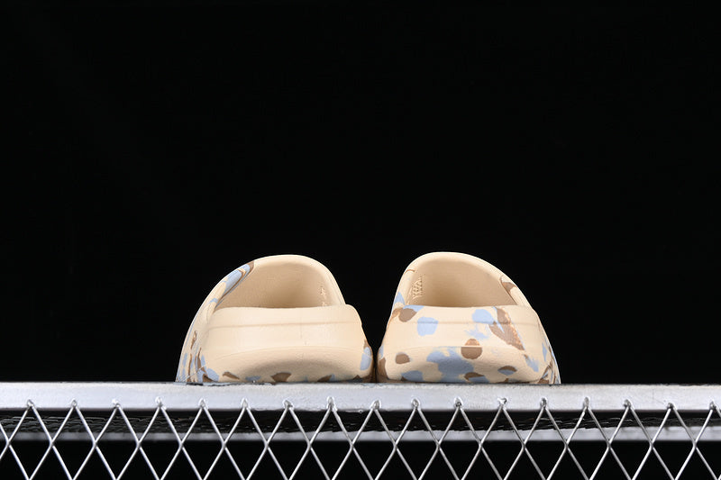 Yeezy Slide “Enflame Oil”