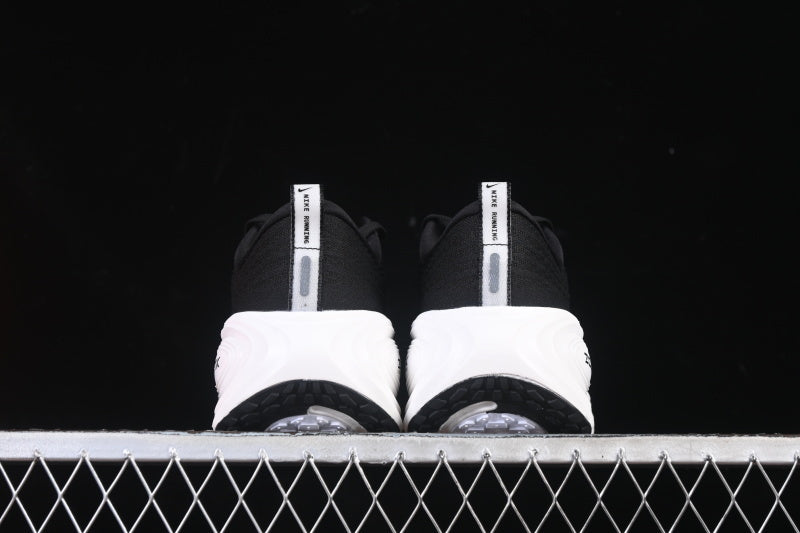 Air Zoom Vomero Plus “Black and White”